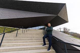 Expa/Johann Groder/APA/dpa | Jonas Kaufmann vor dem Festspielhaus in Erl. (Archivbild)