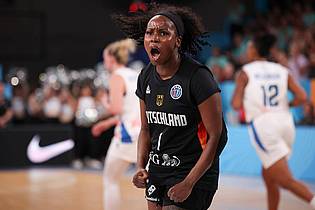 Christian Charisius/dpa | Alexis Peterson und die deutschen Basketballerinnen stehen im EM-Viertelfinale.