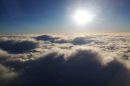 Über den Wolken Sonne