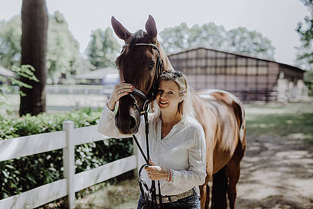 Ina Atig und Pferd