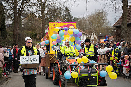 Wagen beim Karneval in Kalletal-Kalldorf
